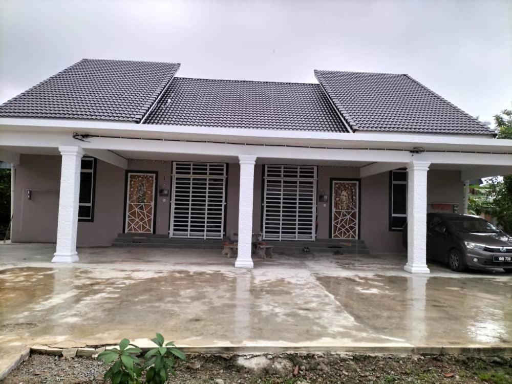Wipah Guest House In Kampung Lundang, โกตาบารู ภายนอก รูปภาพ